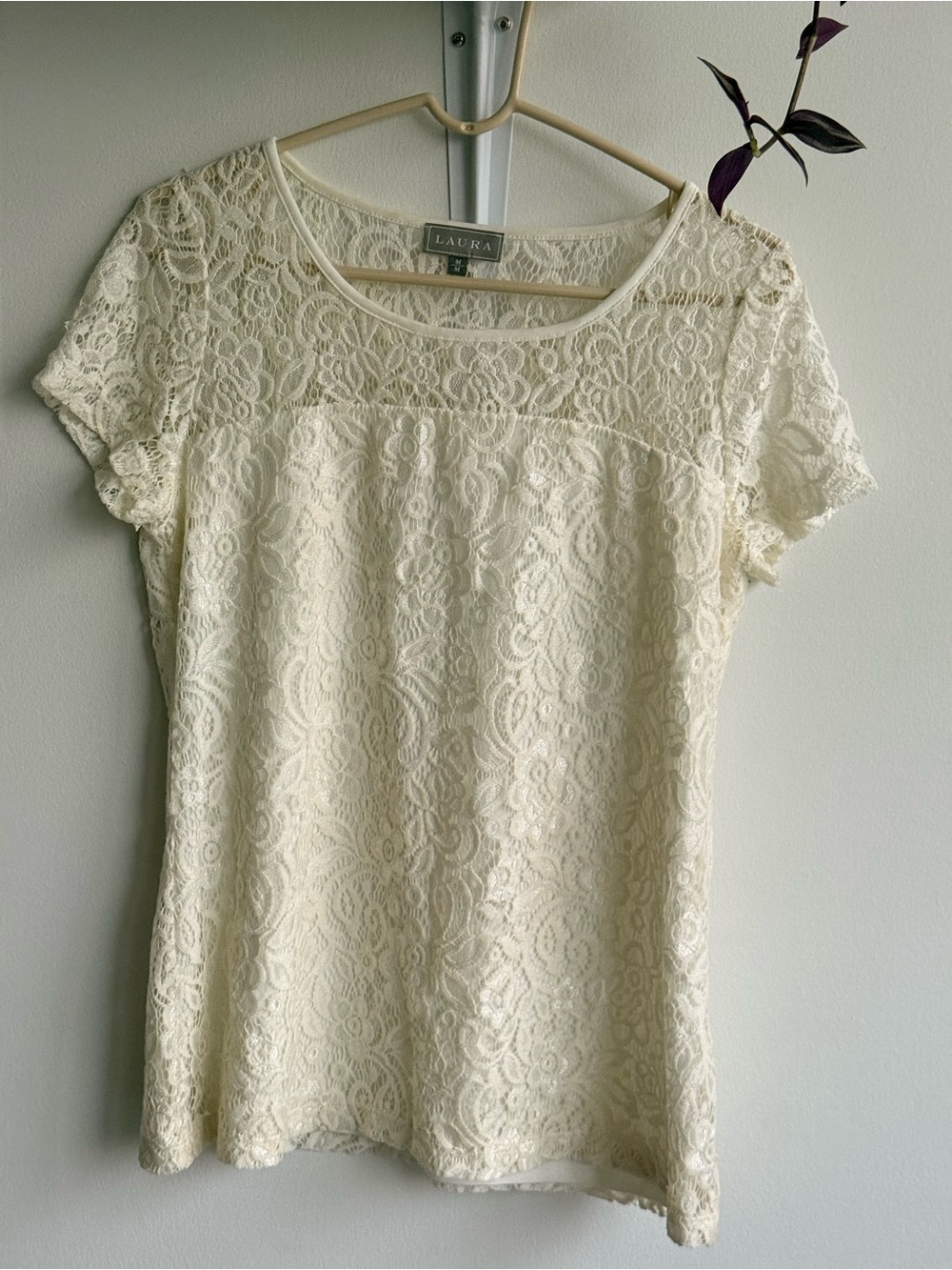 Laura White Lace Floral Short Sleeve‎ Blouse Top - Size Medium
